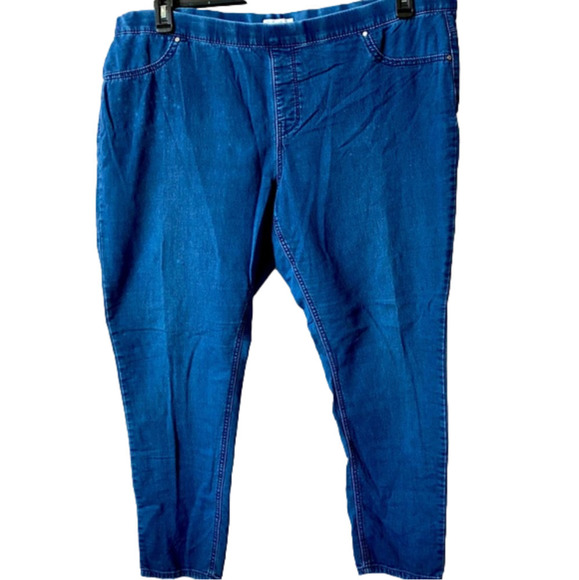 Jaclyn Smith Plus Size Pull-up Stretch Jeans - Picture 1 of 7